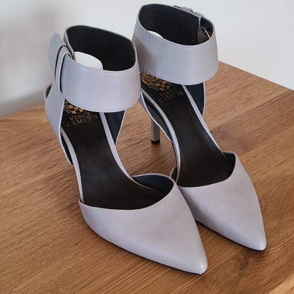 Vince Camuto high heels - Picture 1 of 4
